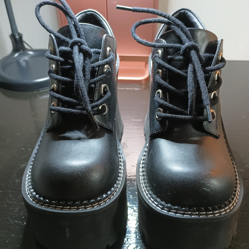 Dolls kill by Delias chunky black goth shoes